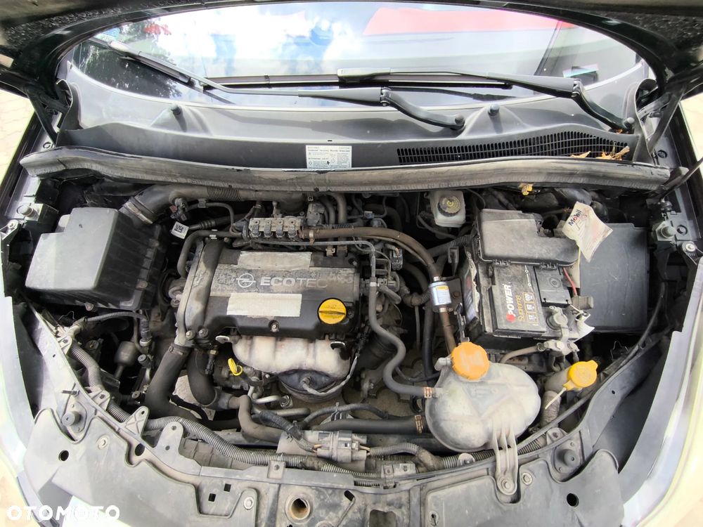Opel Corsa 1.4 16V Enjoy - 14