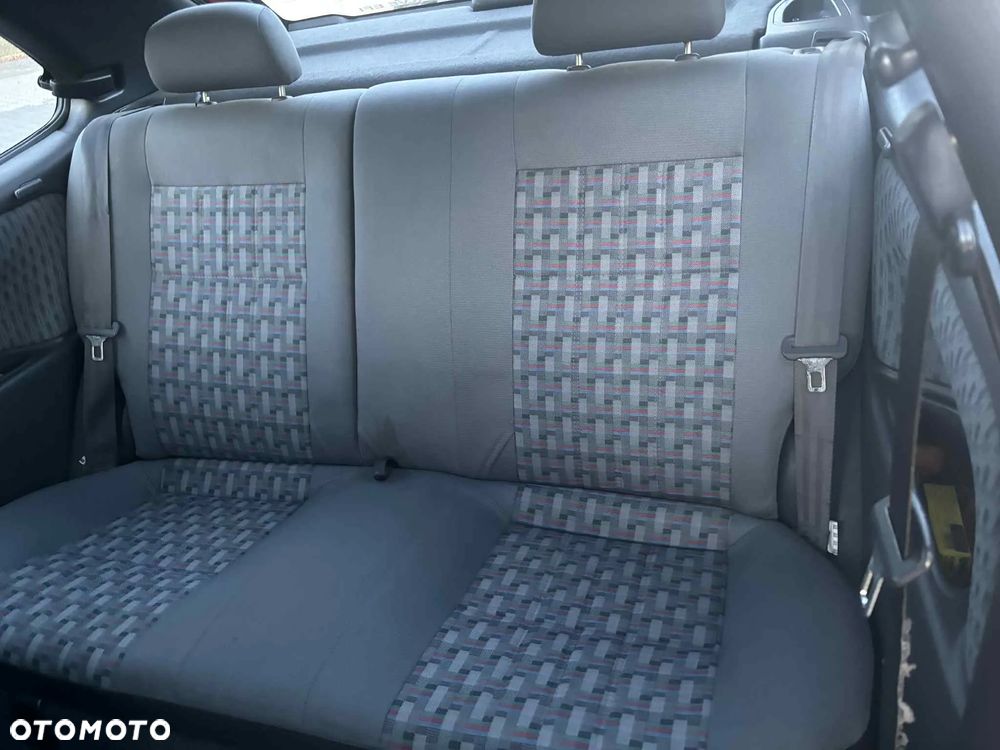 Toyota Corolla 1.4 XLi - 13