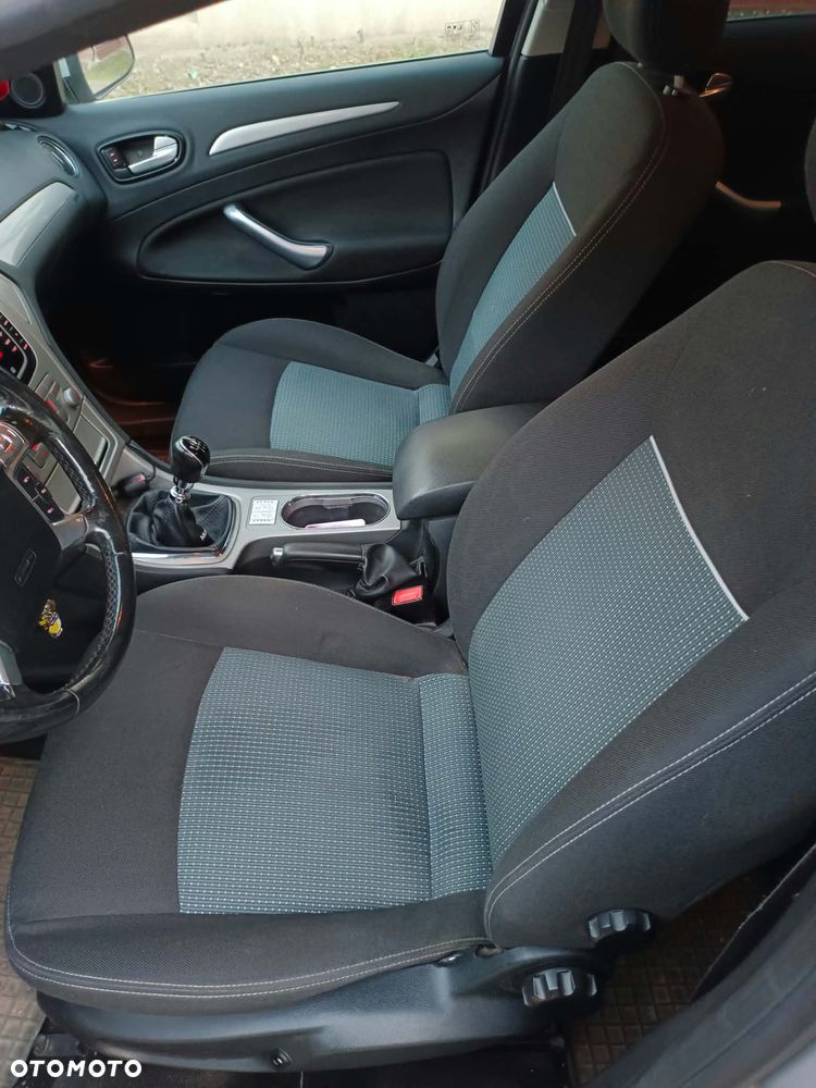 Ford Mondeo - 17