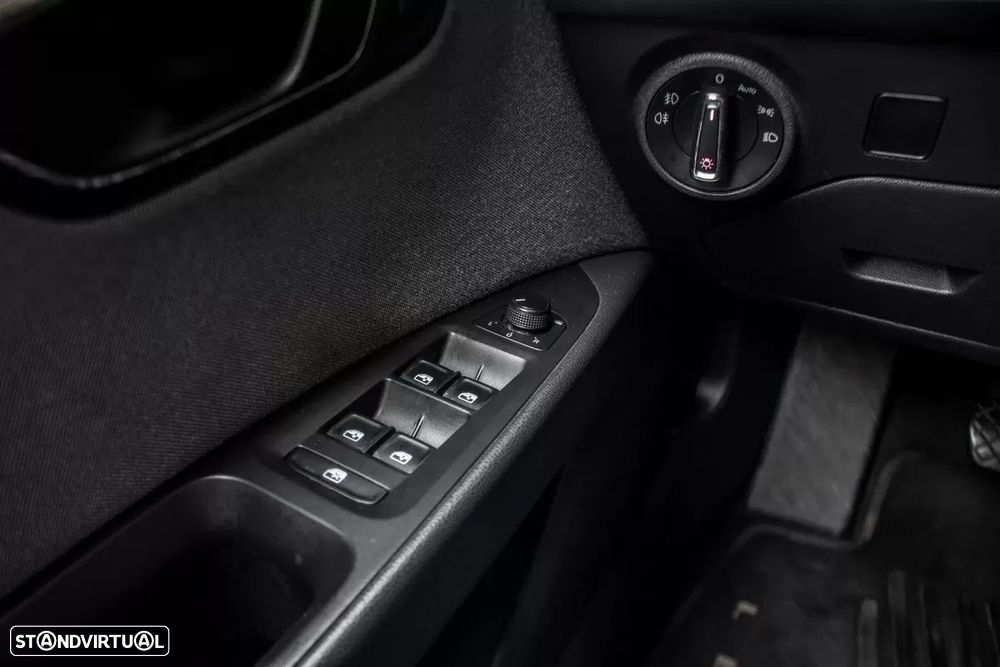 SEAT Leon ST 1.6 TDI Reference S/S - 18