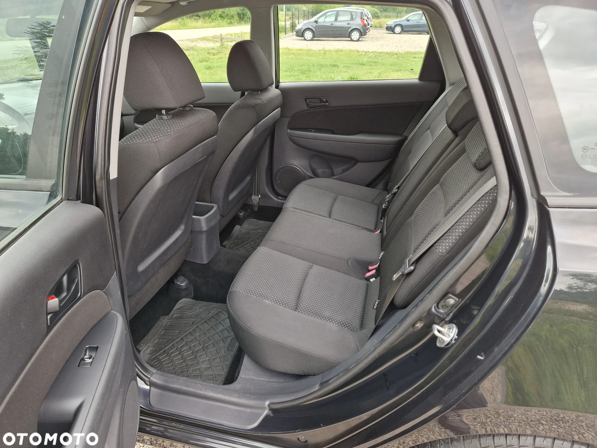 Hyundai i30 1.4 Base + - 12