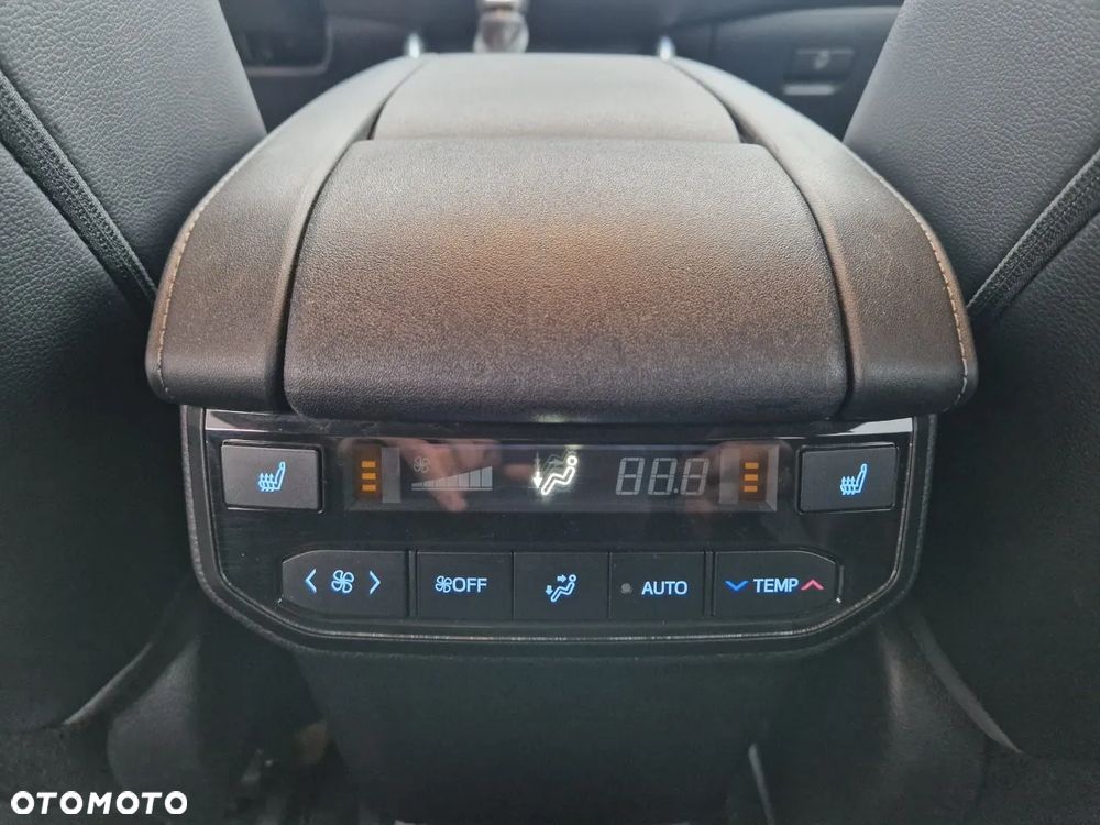 Toyota Highlander 2.5 Hybrid Executive - 28