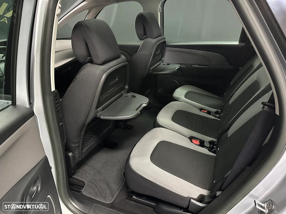 Citroën C4 Picasso 1.6 e-HDi Collection ETG6 J17 - 27