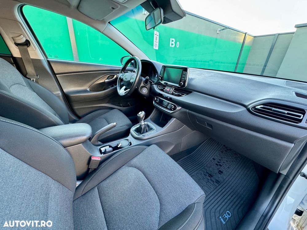 Hyundai i30 1.5 110CP 5DR M/T Highway - 10