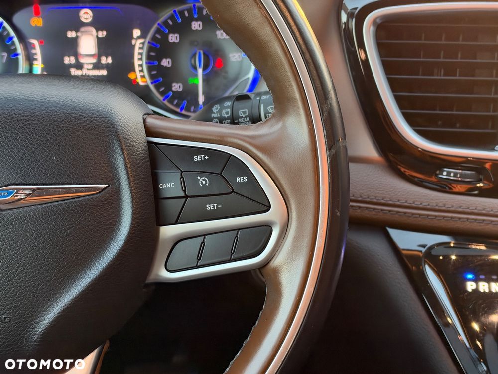 Chrysler Pacifica - 24