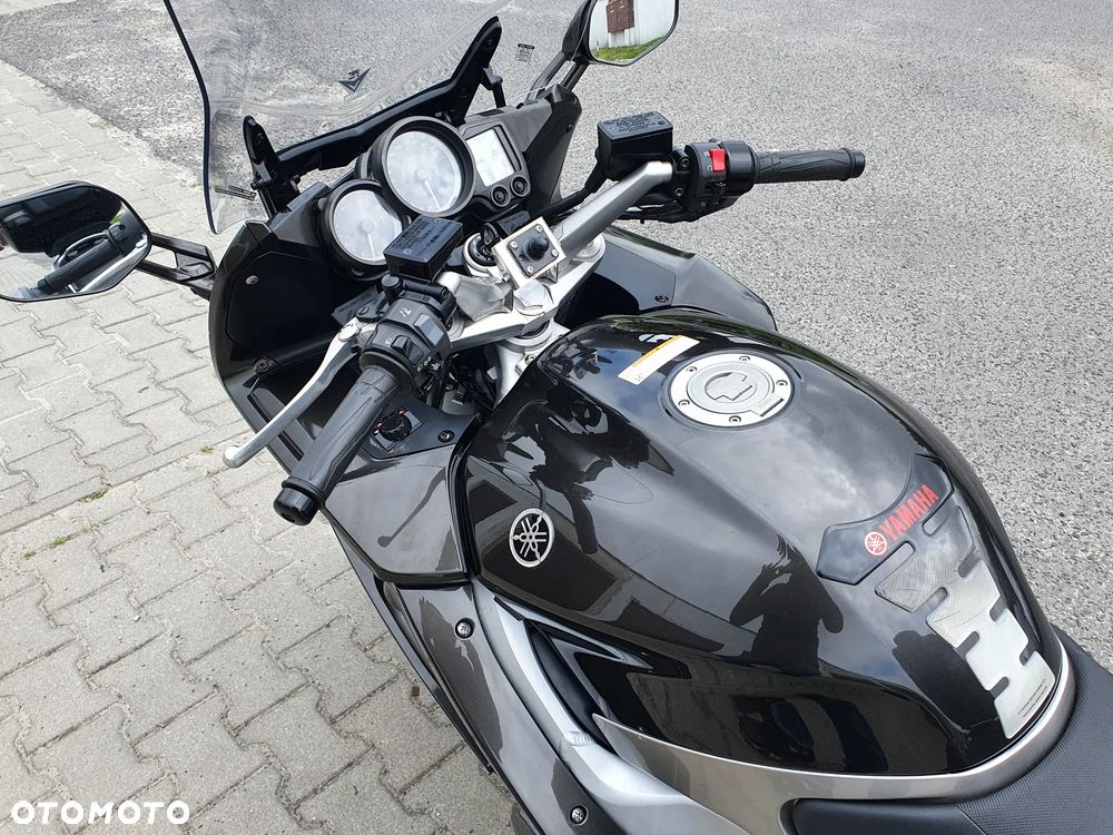 Yamaha FJR - 13