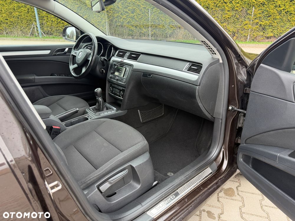 Skoda Superb 2.0 TDI Ambition - 6