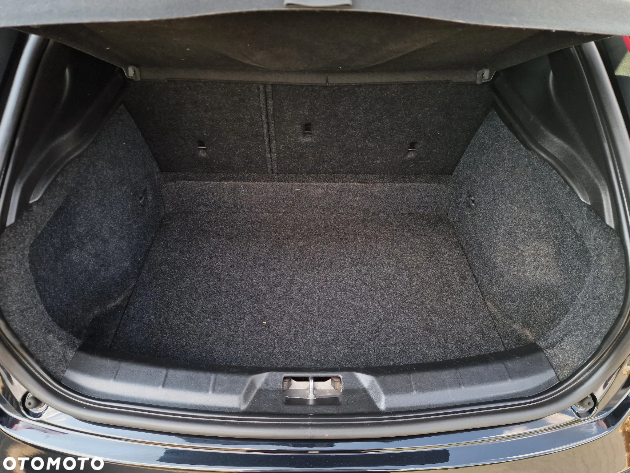 Volvo V40 D4 Drive-E R-Design Summum - 26