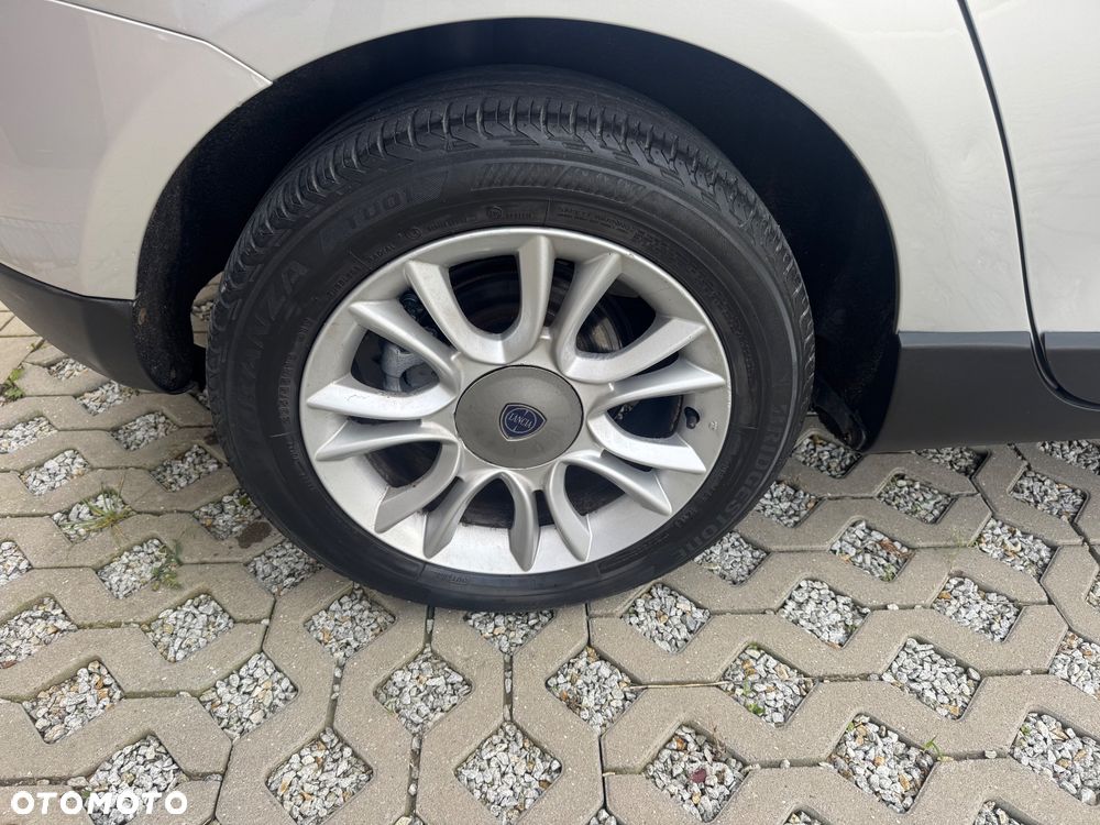 Lancia Delta 1.6 MJ Platino Selectronic - 17