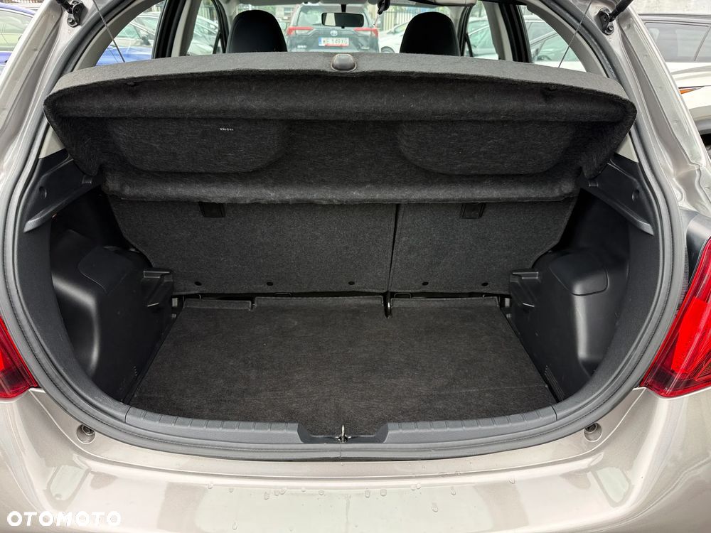 Toyota Yaris 1.0 Active EU6 - 13