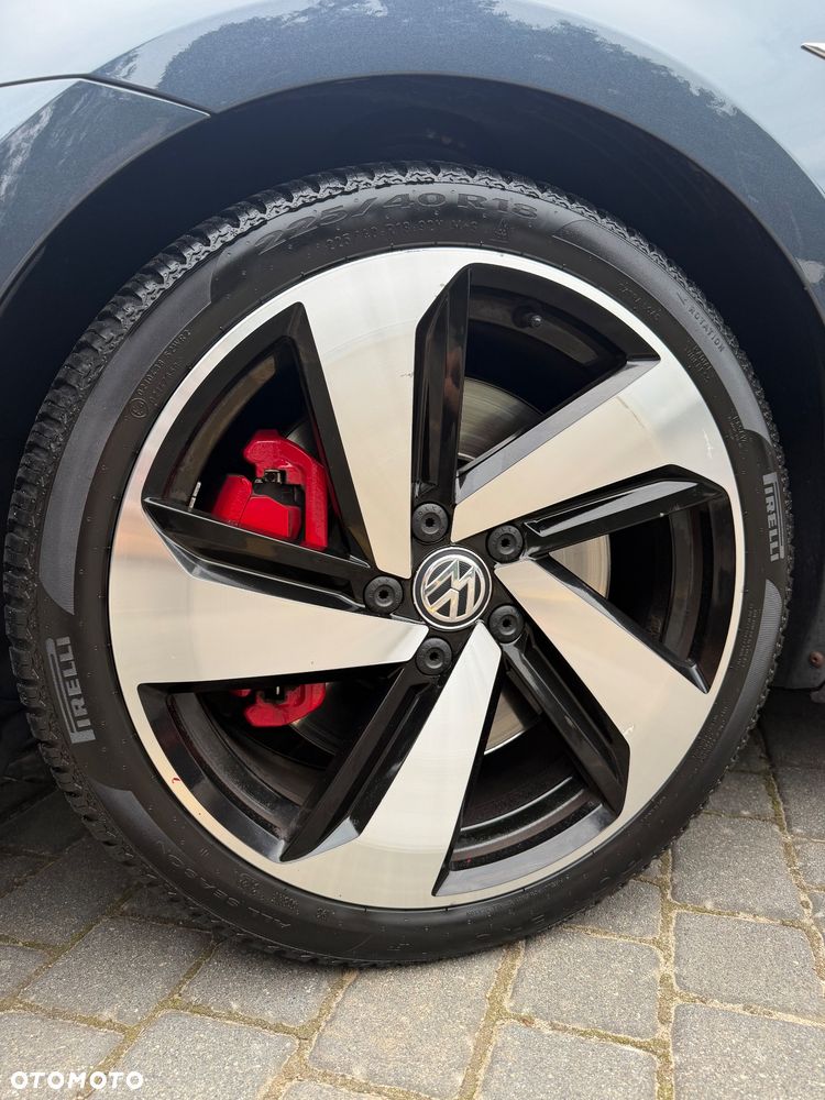 Volkswagen Golf - 36
