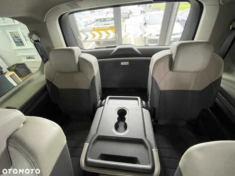 Volkswagen Multivan - 9