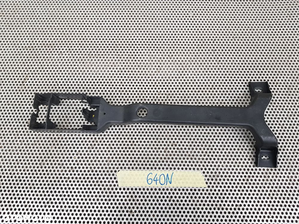 Mercedes W907 W910 Sprinter Uchwyt Mocowanie Radaru - 1