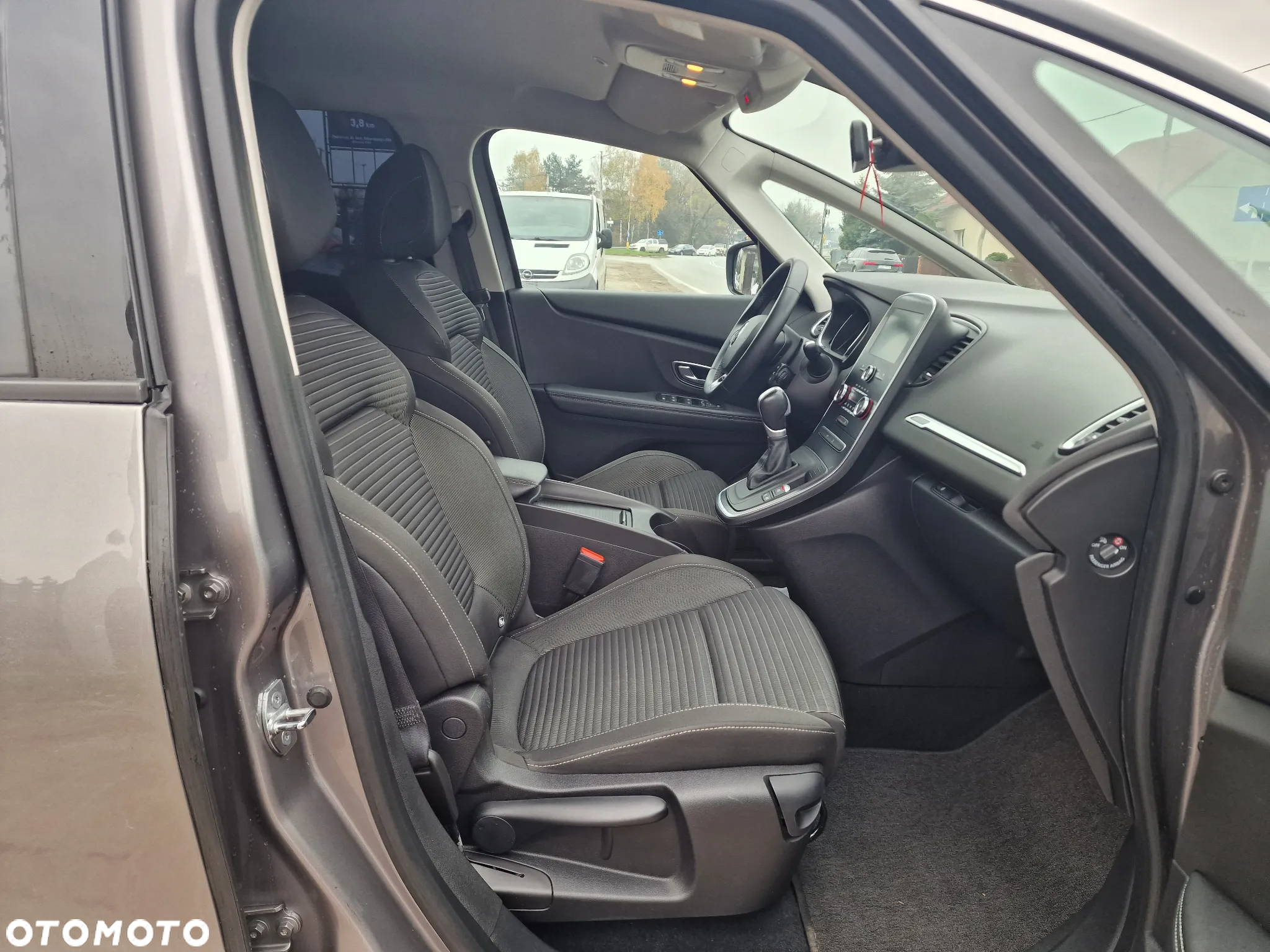 Renault Grand Scenic - 14