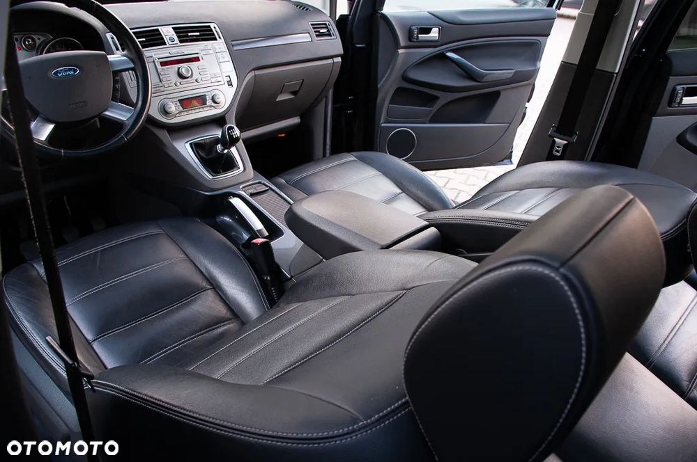 Ford Kuga 2.0 TDCi 4x4 Titanium - 26