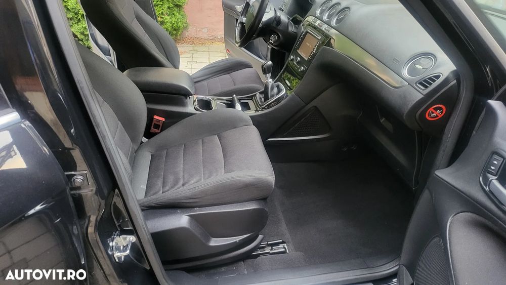Ford S-Max - 14