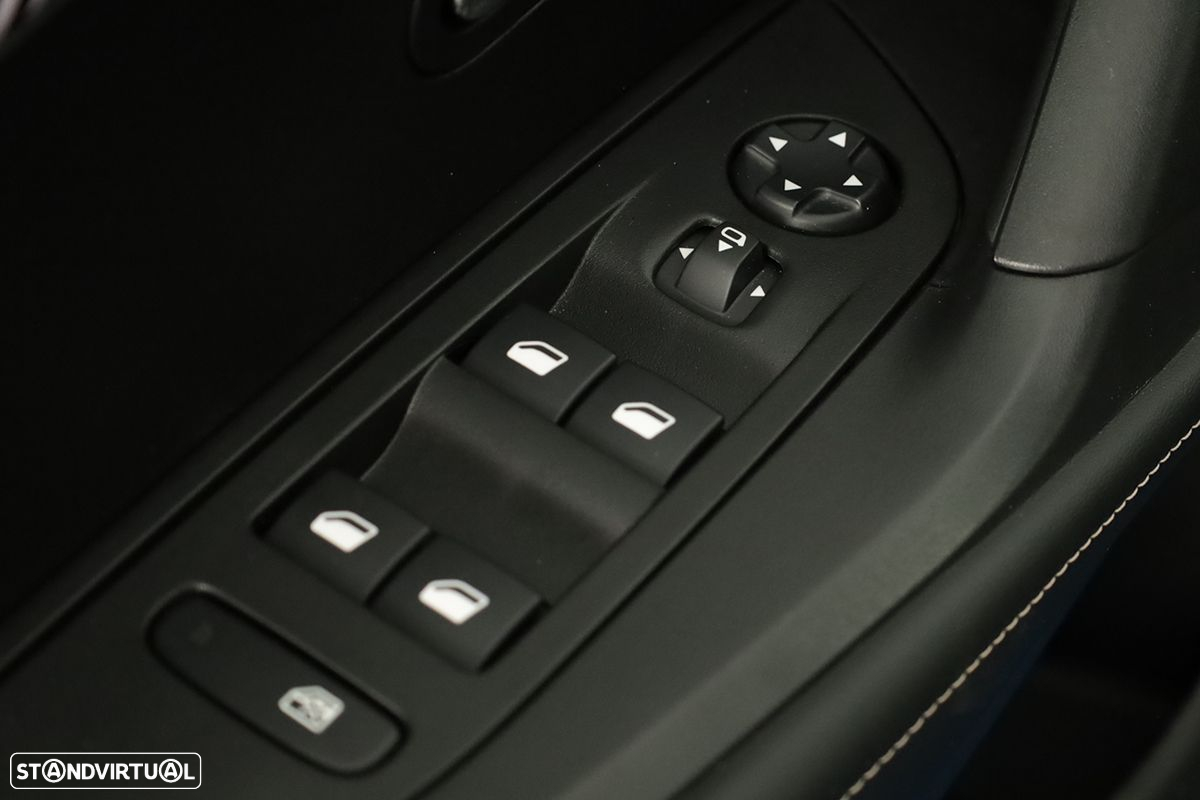 Peugeot 2008 1.2 PureTech Allure - 20