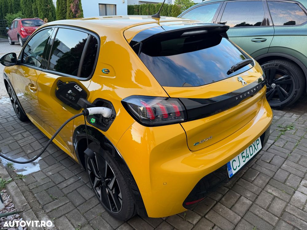 Peugeot 208 e-208 Allure - 19