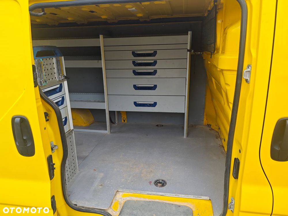 Opel Vivaro - 8