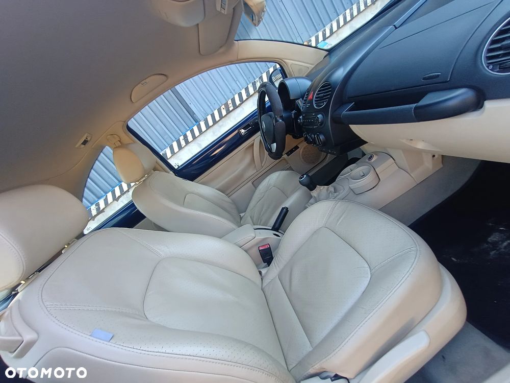 Volkswagen New Beetle - 22