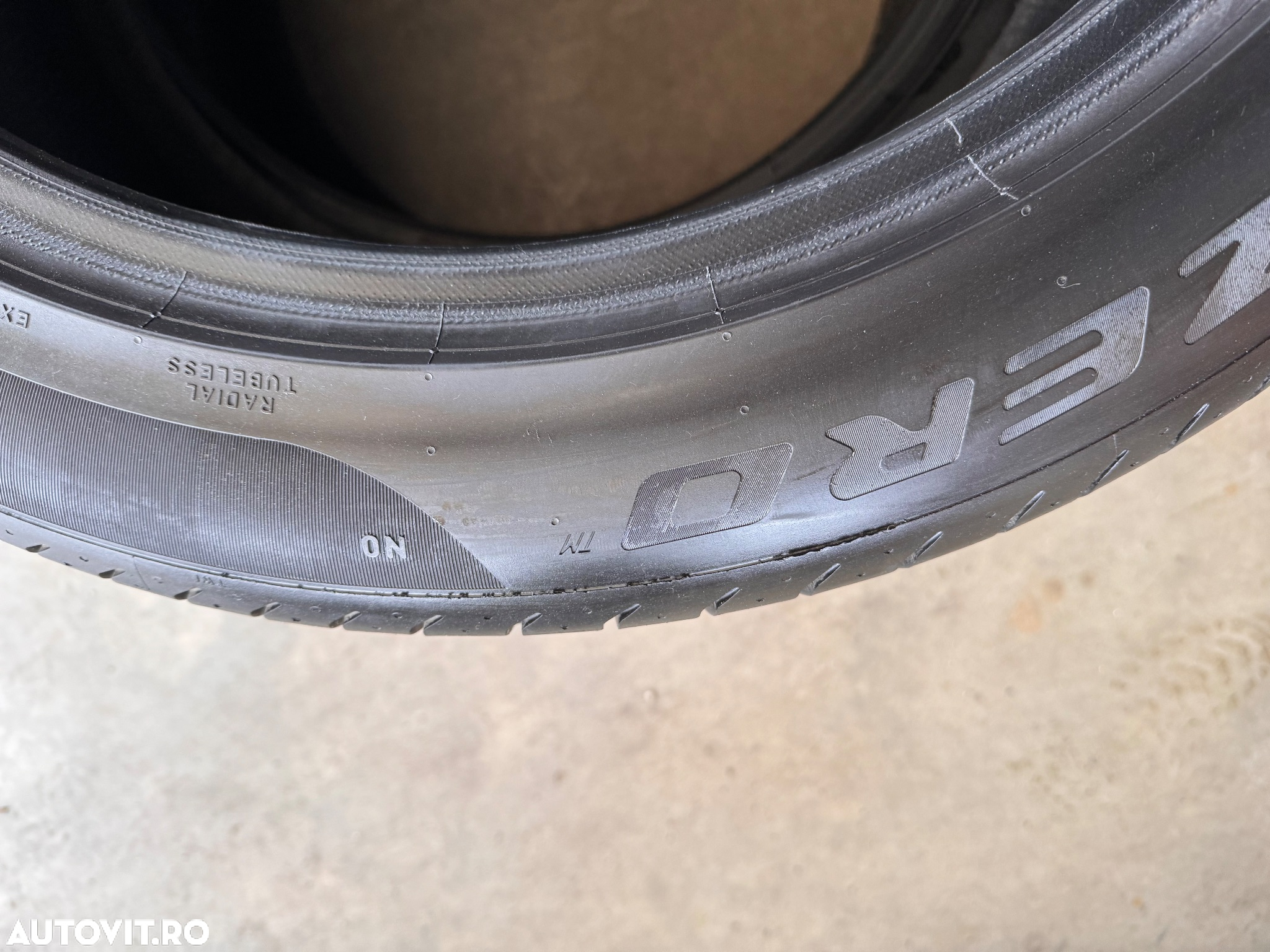 Vând 2 anvelope 305/40/20 Pirelli de vară foarte bune - 6
