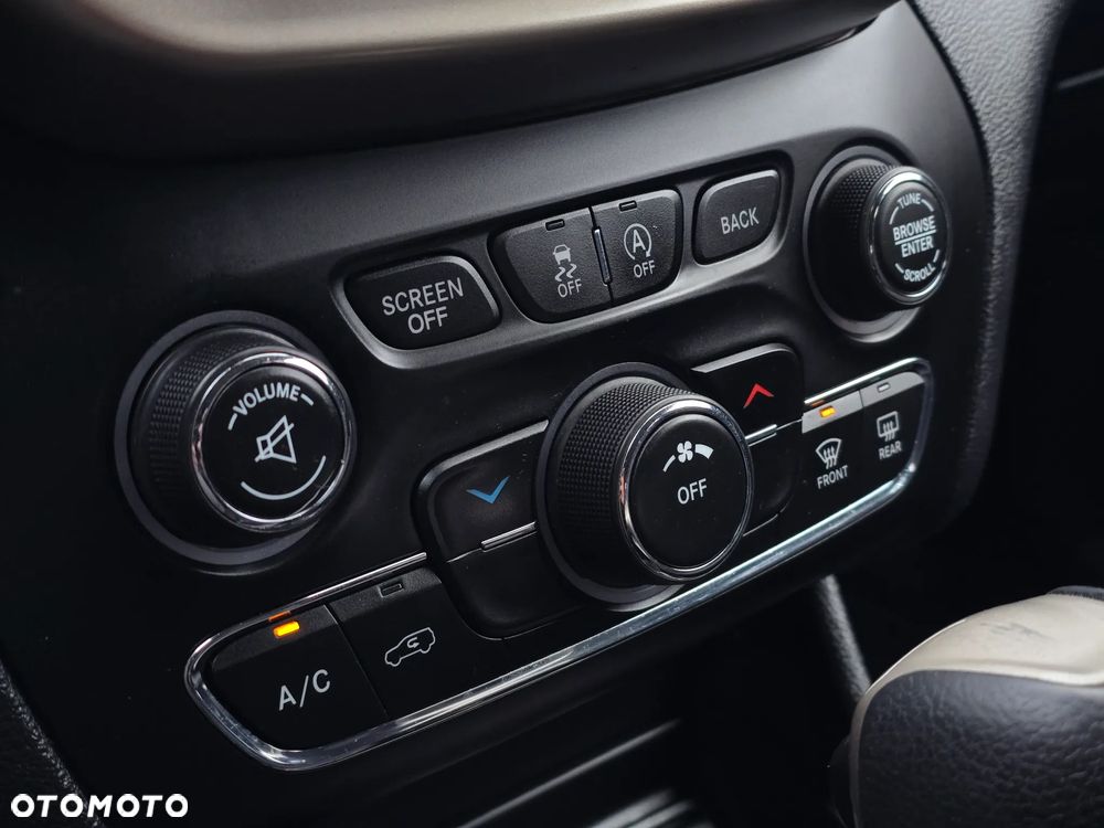 Jeep Cherokee 3.2 V6 Pentastar Active Drive I Automatik Limited - 28