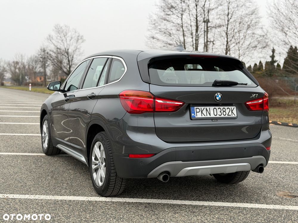 BMW X1 xDrive20i xLine sport - 11