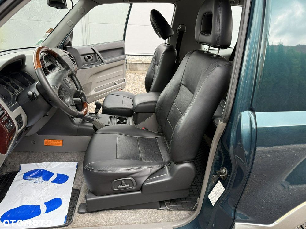 Mitsubishi Pajero - 9