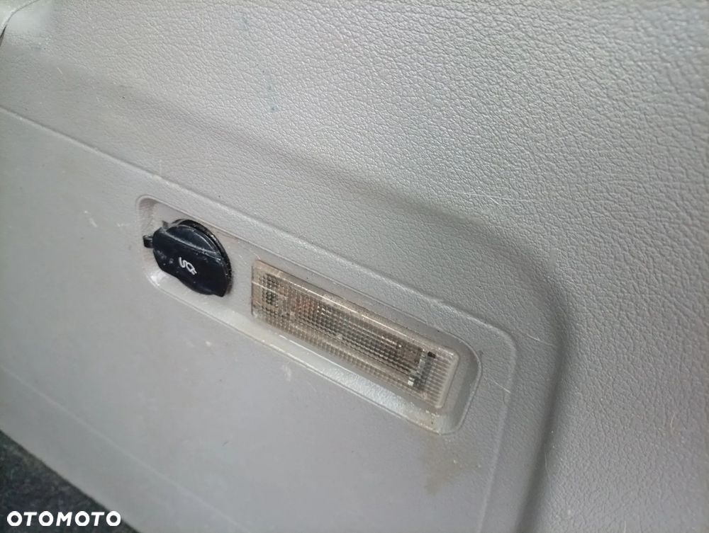 Volkswagen Touran 1.9 TDI United - 21