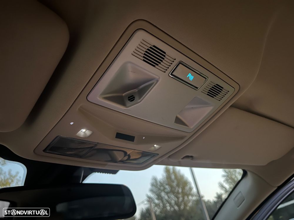Jaguar XF Sportbrake 2.2 D Premium Luxury - 16