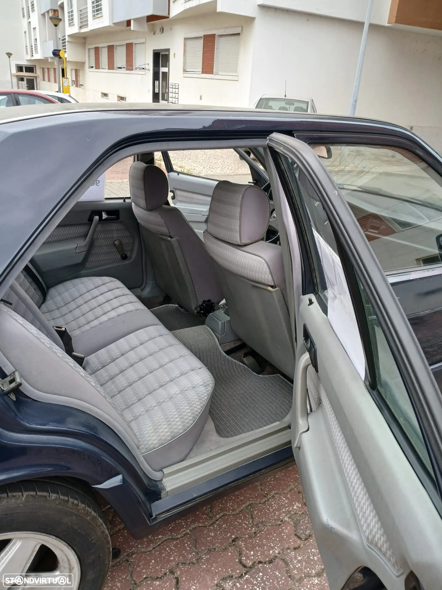 Mercedes-Benz 190 D 2.0 - 6