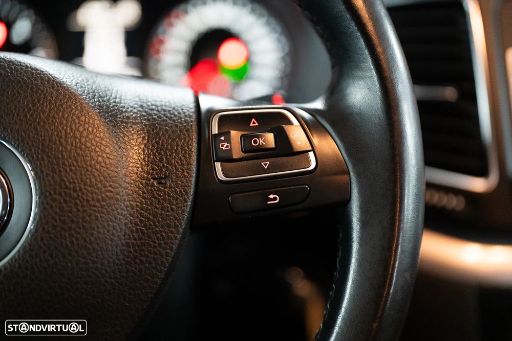 VW Sharan 2.0 TDI Confortline DSG - 23