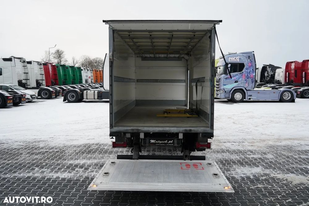 Iveco DAILY 50-180 / IZOTERMĂ / CONTAINER 5.5 M / LIFT DHOLLANDIA / OBLOANE LATERALĂ / HI-MATIC - 21