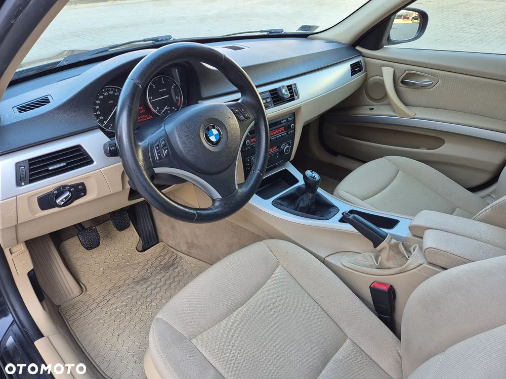BMW Seria 3 320d - 11
