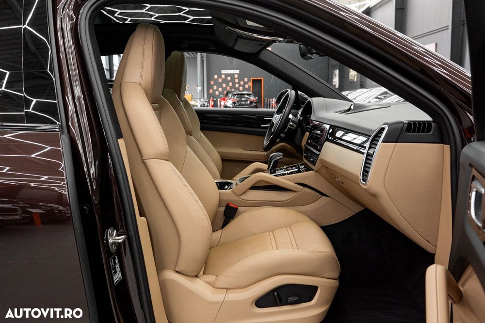 Porsche Cayenne Coupe Standard - 13
