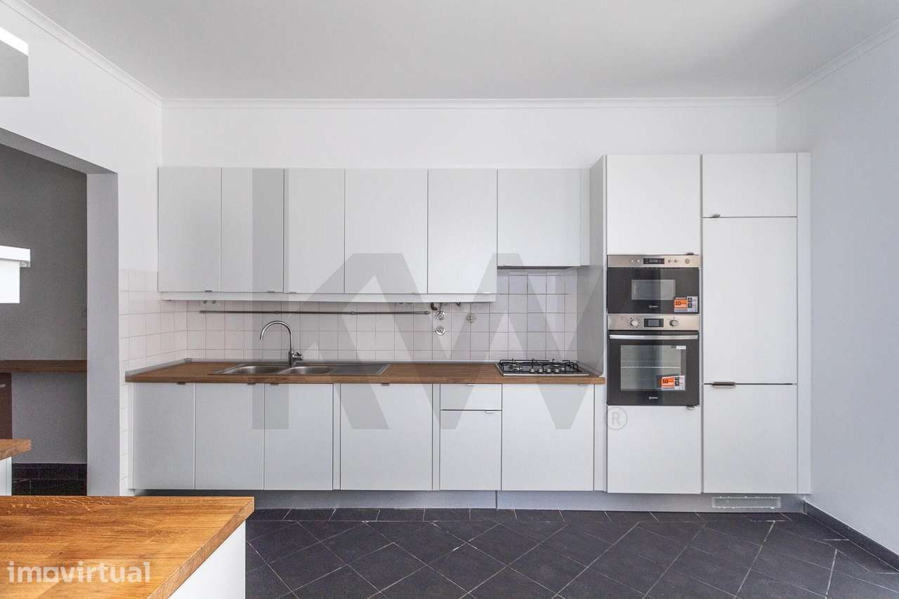 Apartamento de Charme com Amplo Logradouro | Santo António | Lisboa - Grande imagem: 4/50