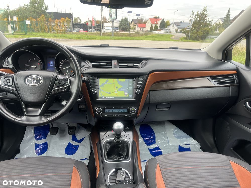 Toyota Avensis Touring Sports 1.6 D-4D Edition S+ - 8