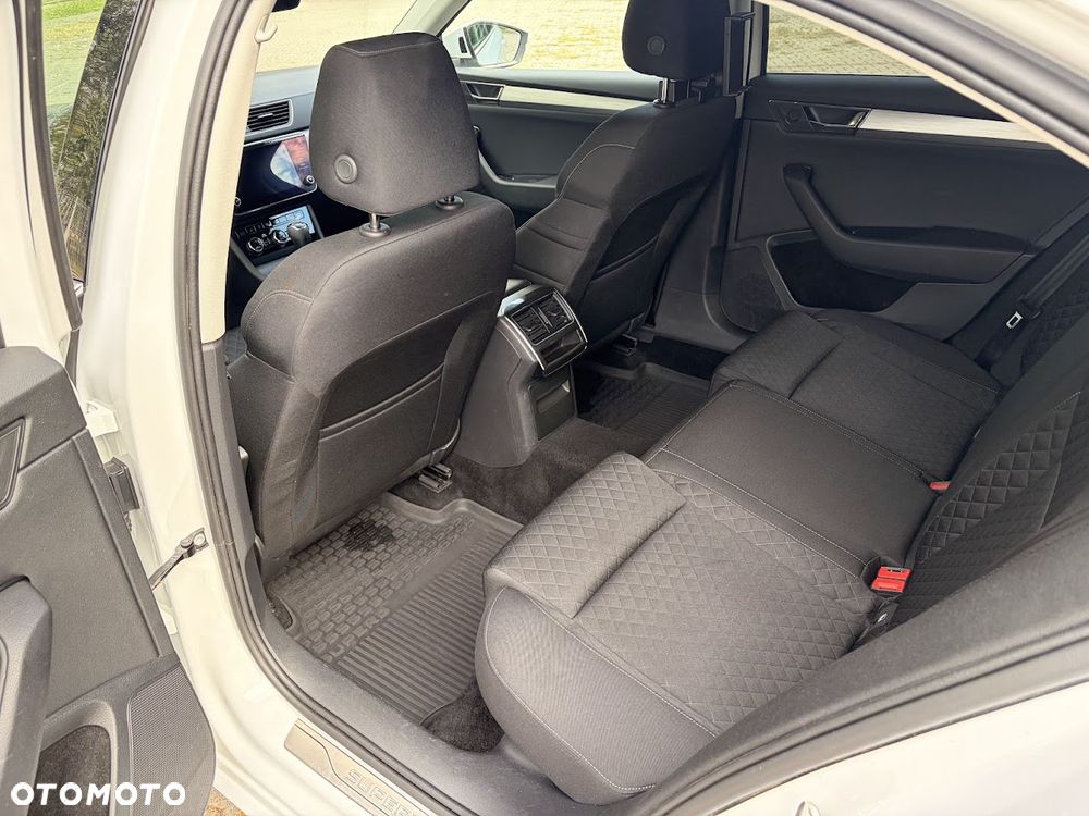 Skoda Superb 1.5 TSI Ambition DSG - 6