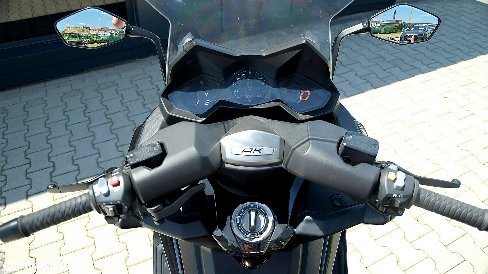 Kymco AK 550 - 16