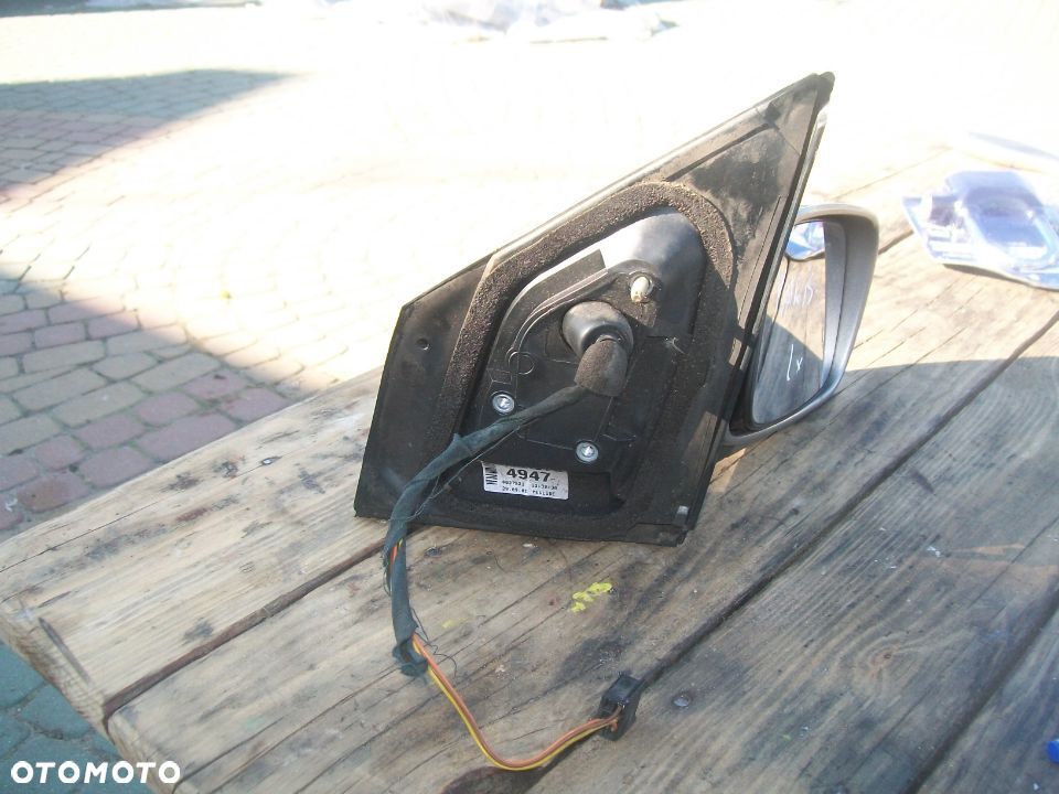 Lusterko TOYOTA YARIS I EUROPA 3 PINY - 4