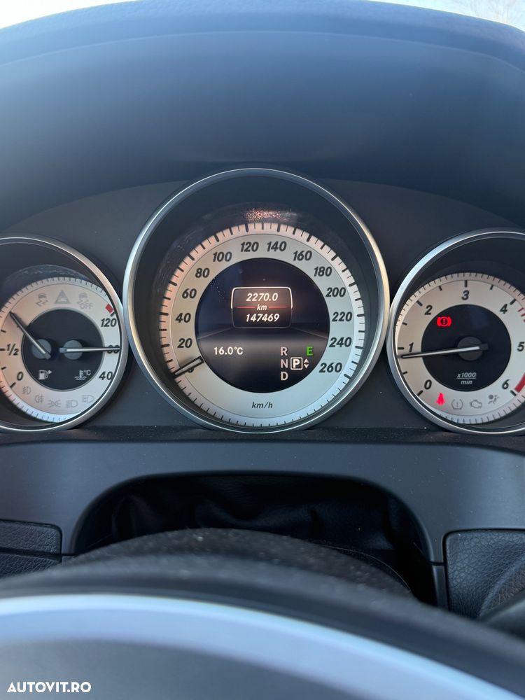 Mercedes-Benz E - 12