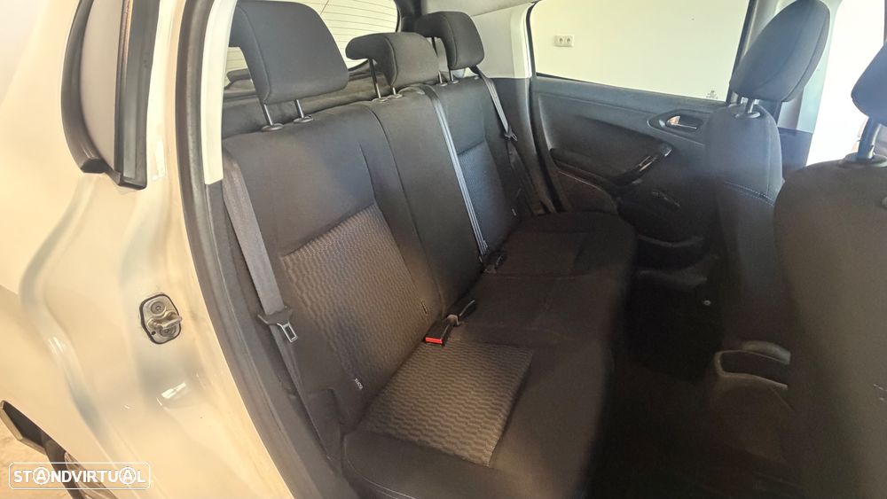 Peugeot 208 1.6 BlueHDi Style - 13