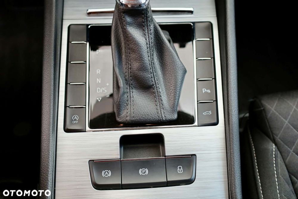 Skoda Superb 1.5 TSI Active DSG - 14
