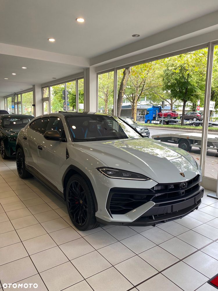 Lamborghini Urus - 5
