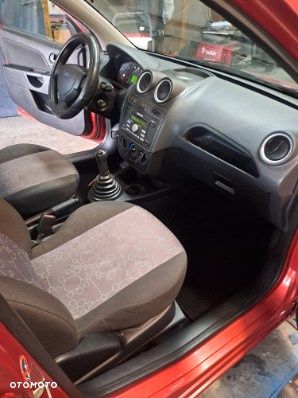 Ford Fiesta 1.3 - 7