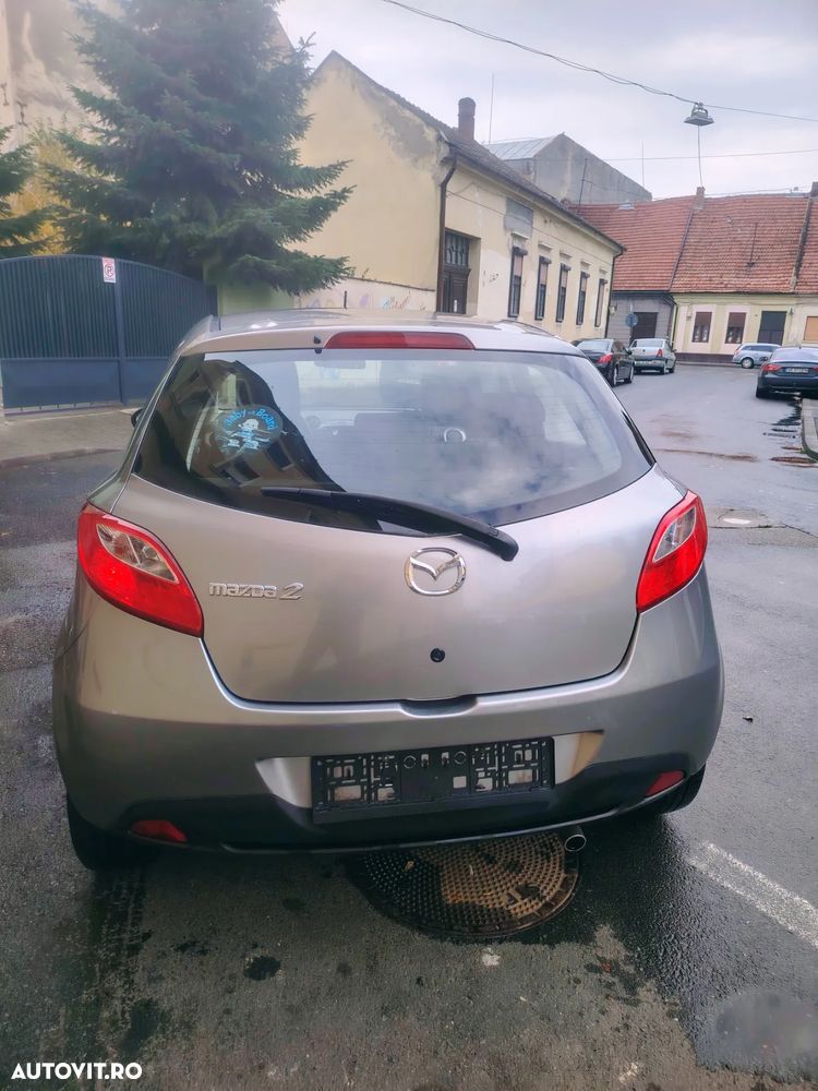 Mazda 2 - 4
