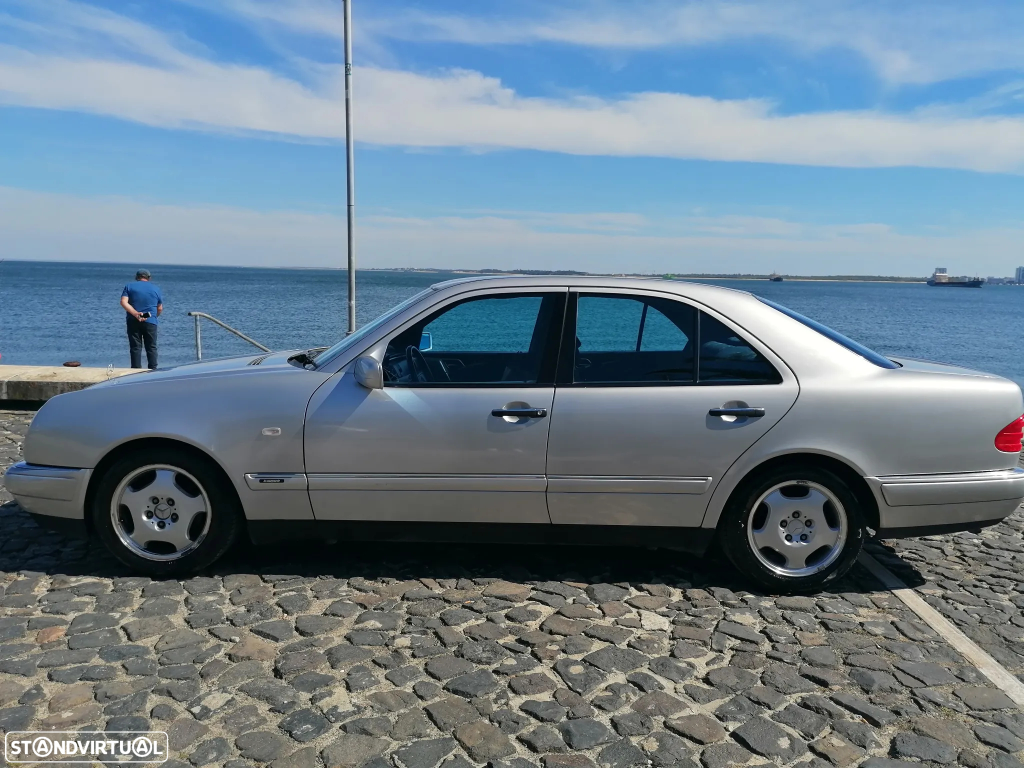 Mercedes-Benz E 300 - 2