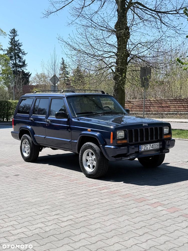 Jeep Cherokee - 4