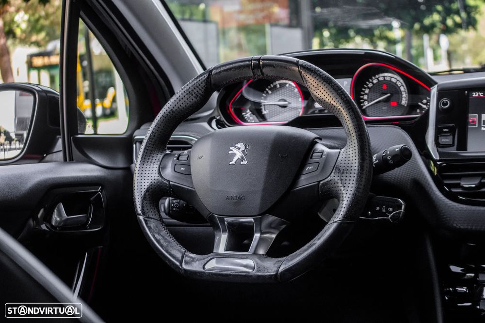 Peugeot 2008 1.2 PureTech GT Line EAT6 - 31