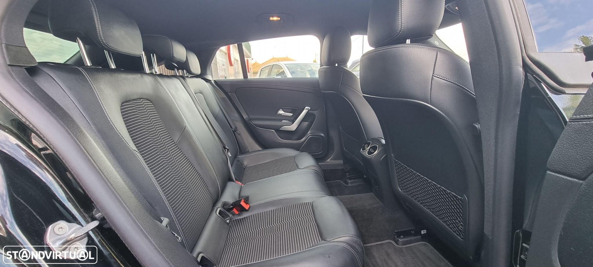 Mercedes-Benz CLA 180 - 40